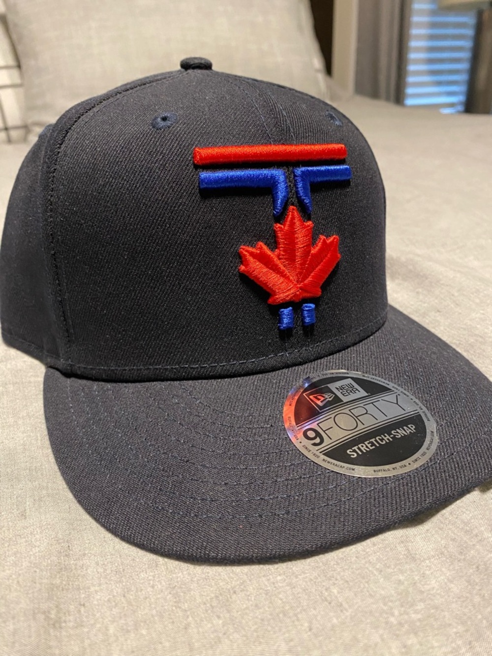 New Era Black 9FORTY Cap Toronto Blue Jays City Connect Red & Blue T Logo
